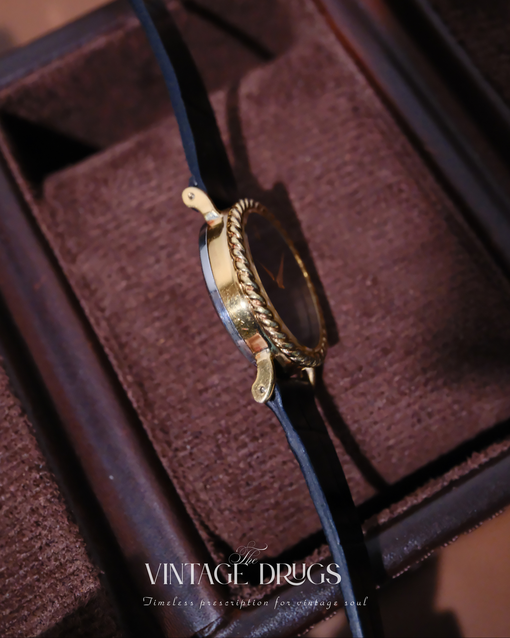 Seiko Deep Blue Rope Case 1980s Ref. 11-8410 — Art Deco Vintage
