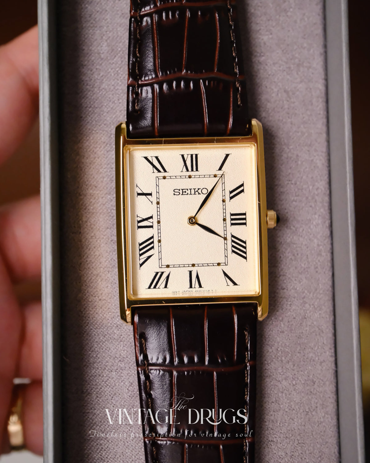 Seiko Nano White & Gold – Compact Vintage Watch