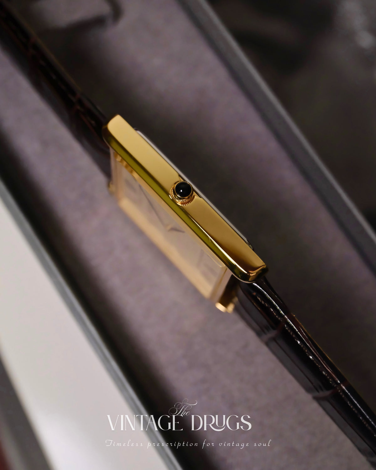 Seiko Nano White & Gold – Compact Vintage Watch