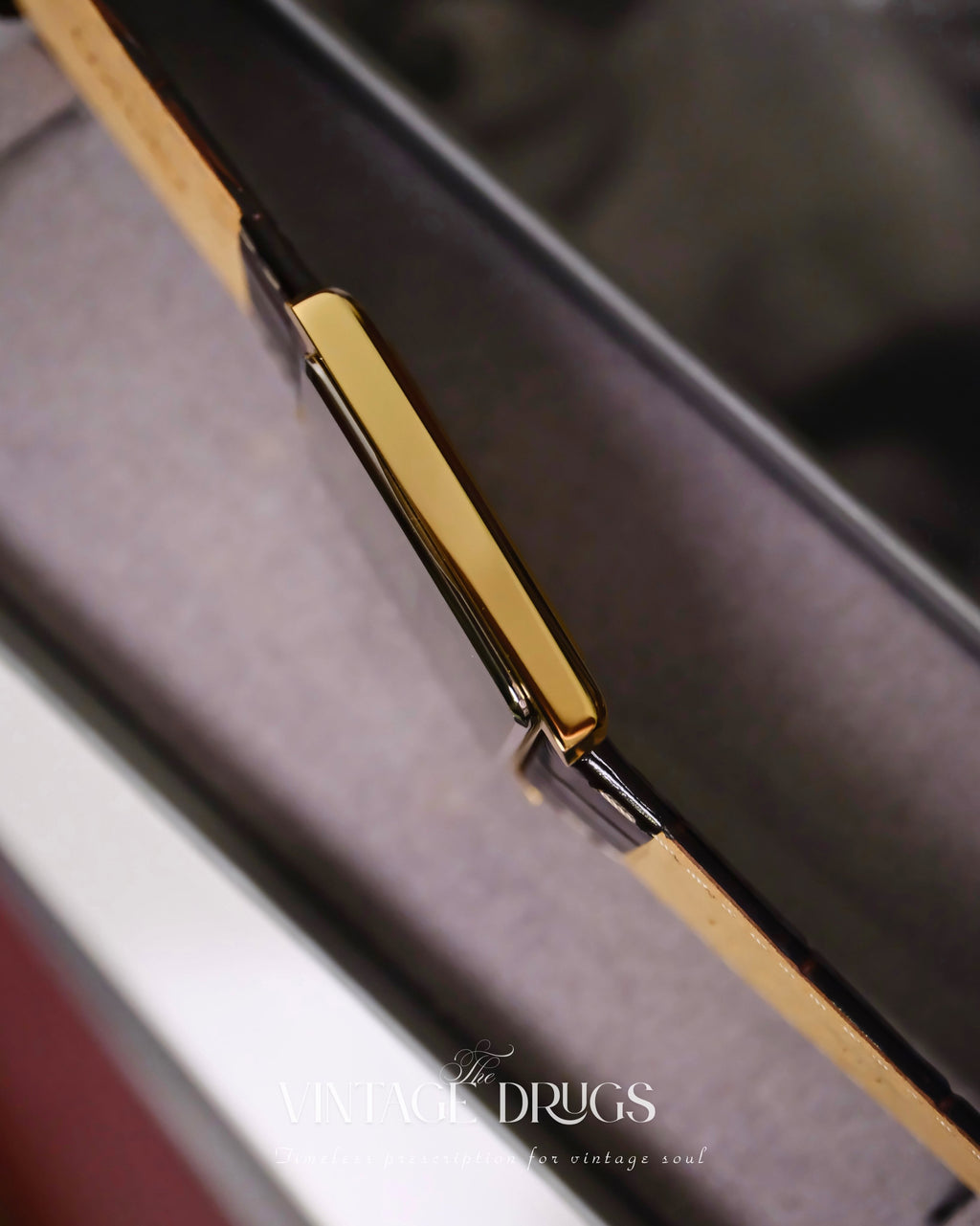 Seiko Nano White & Gold – Compact Vintage Watch