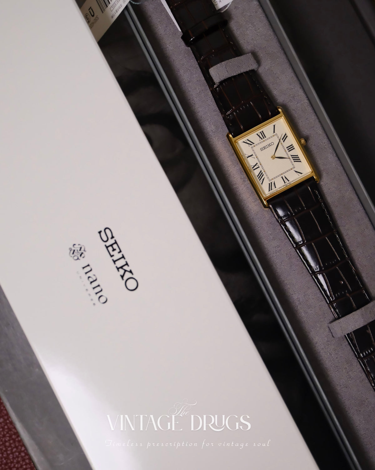 Seiko Nano White & Gold – Compact Vintage Watch