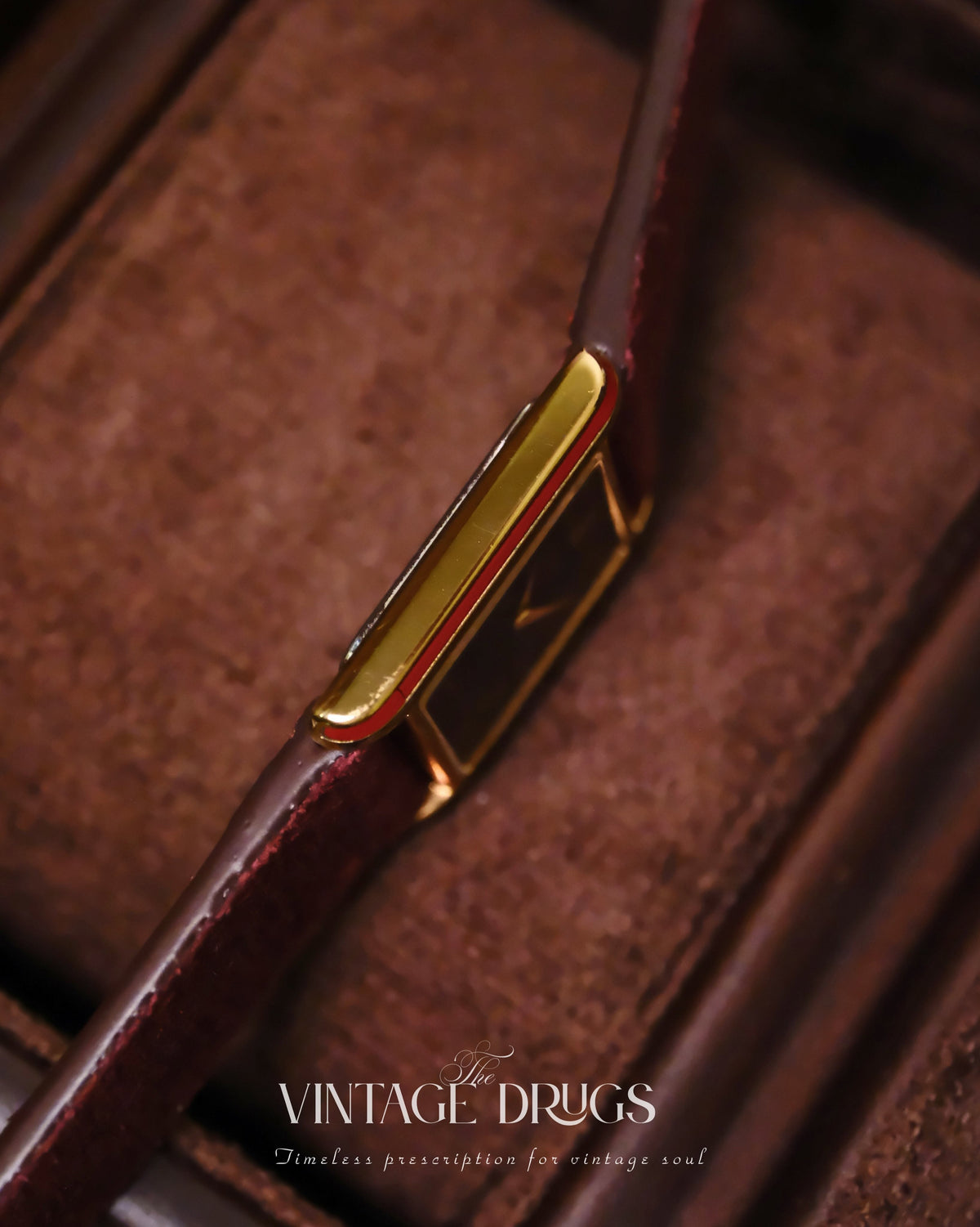 1980S SEIKO BURGUNDY VINTAGE TANK WATCH