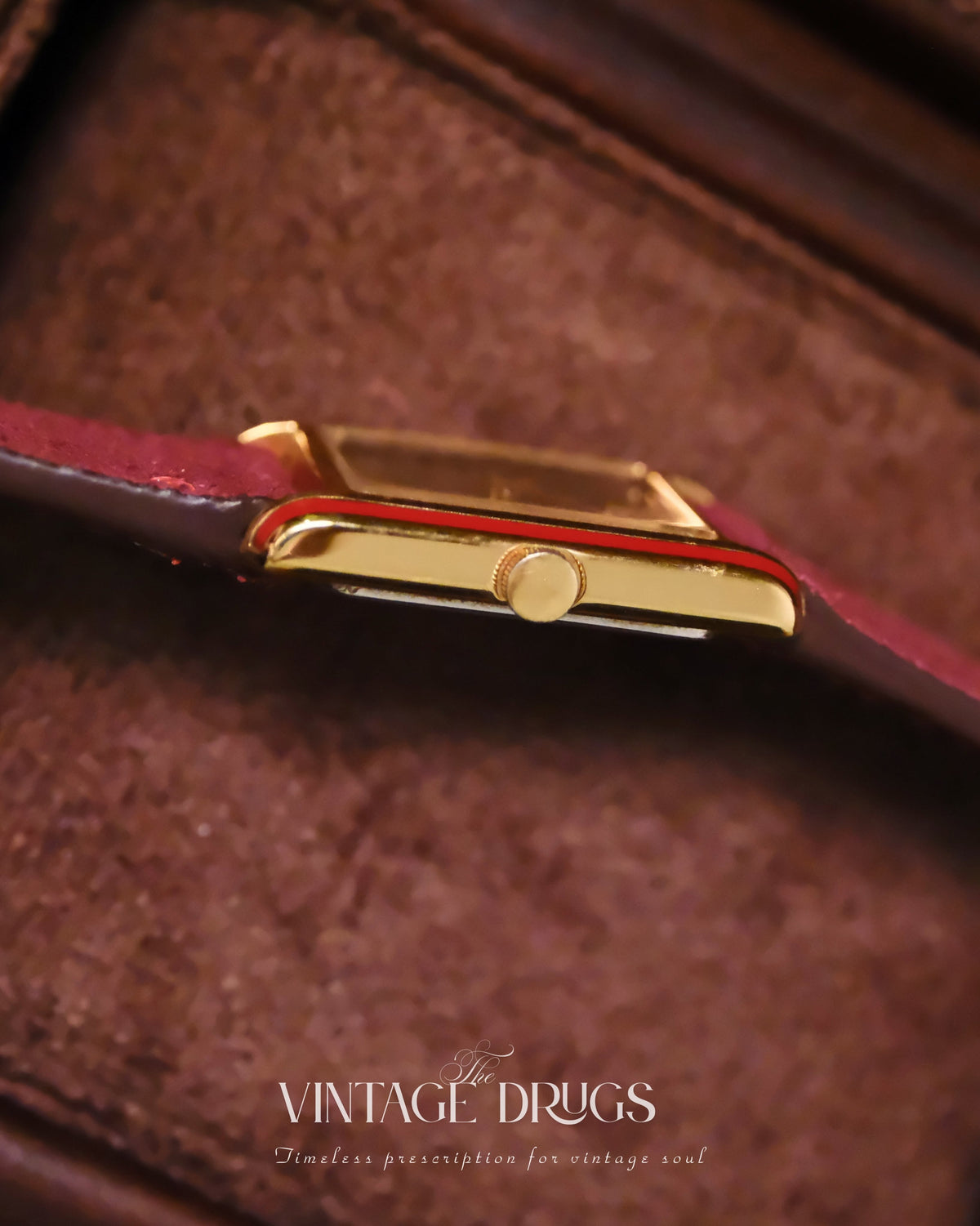 1980S SEIKO BURGUNDY VINTAGE TANK WATCH